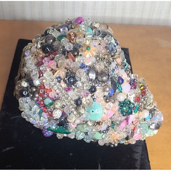 Unique Mosaic‎ Beaded Skull Decor Spooky & Sparkly Art Piece Halloween Creepy - Picture 8 of 13